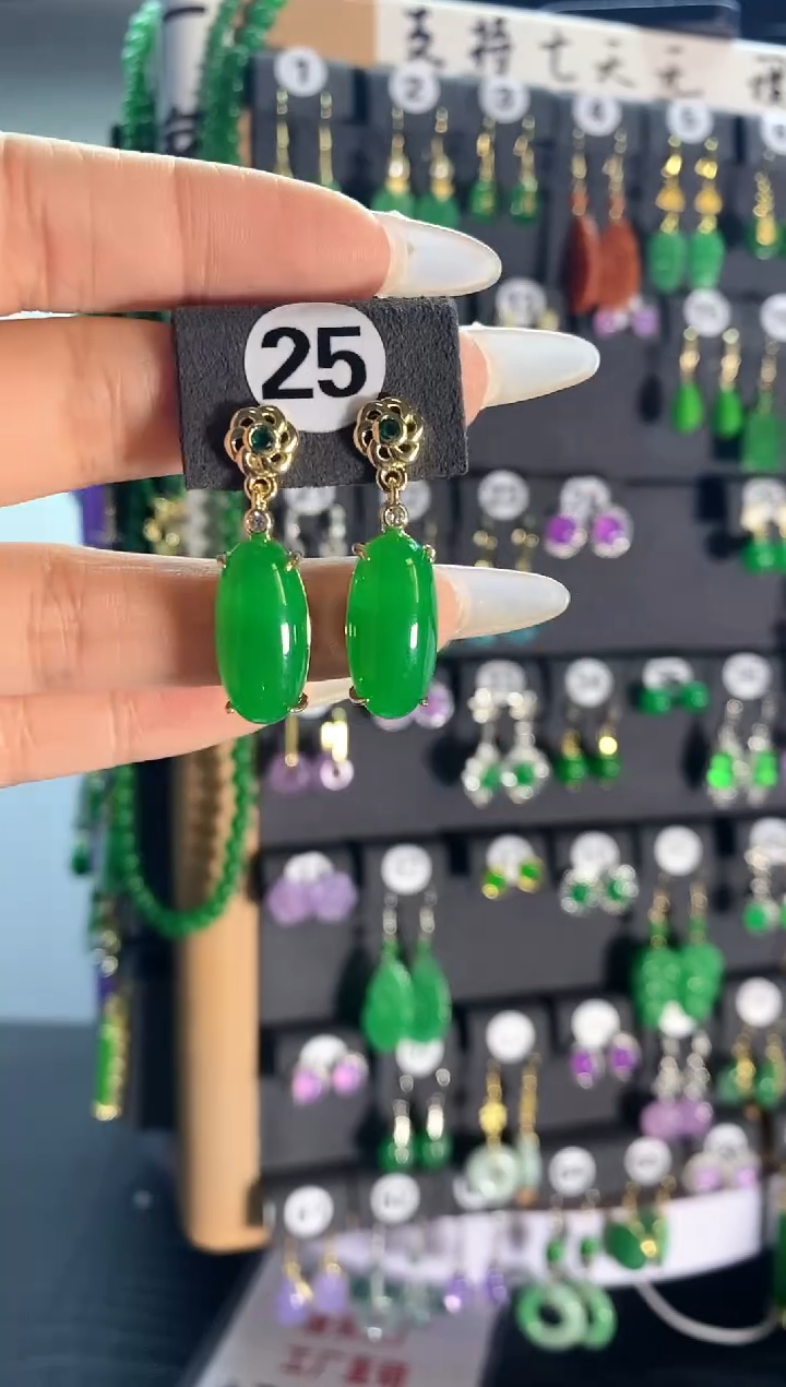 【闪购商品】翡翠颈饰银S925镶嵌25...