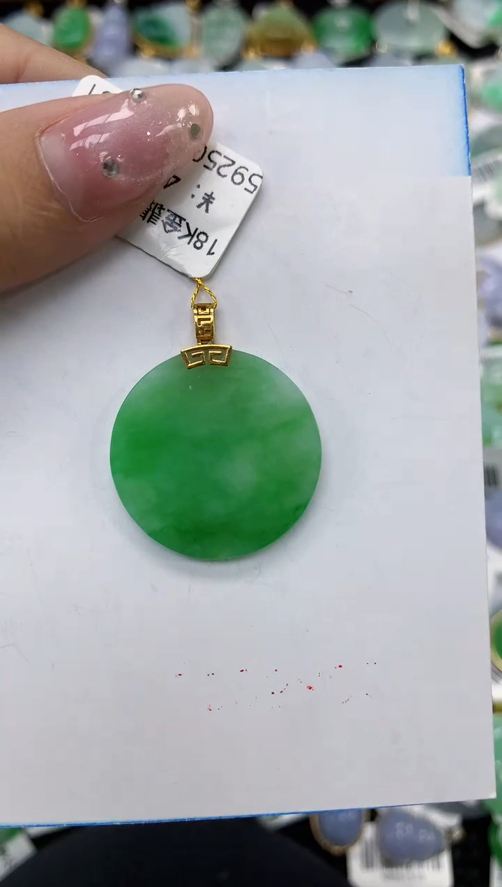 翡翠18K金镶嵌颈饰11111111111