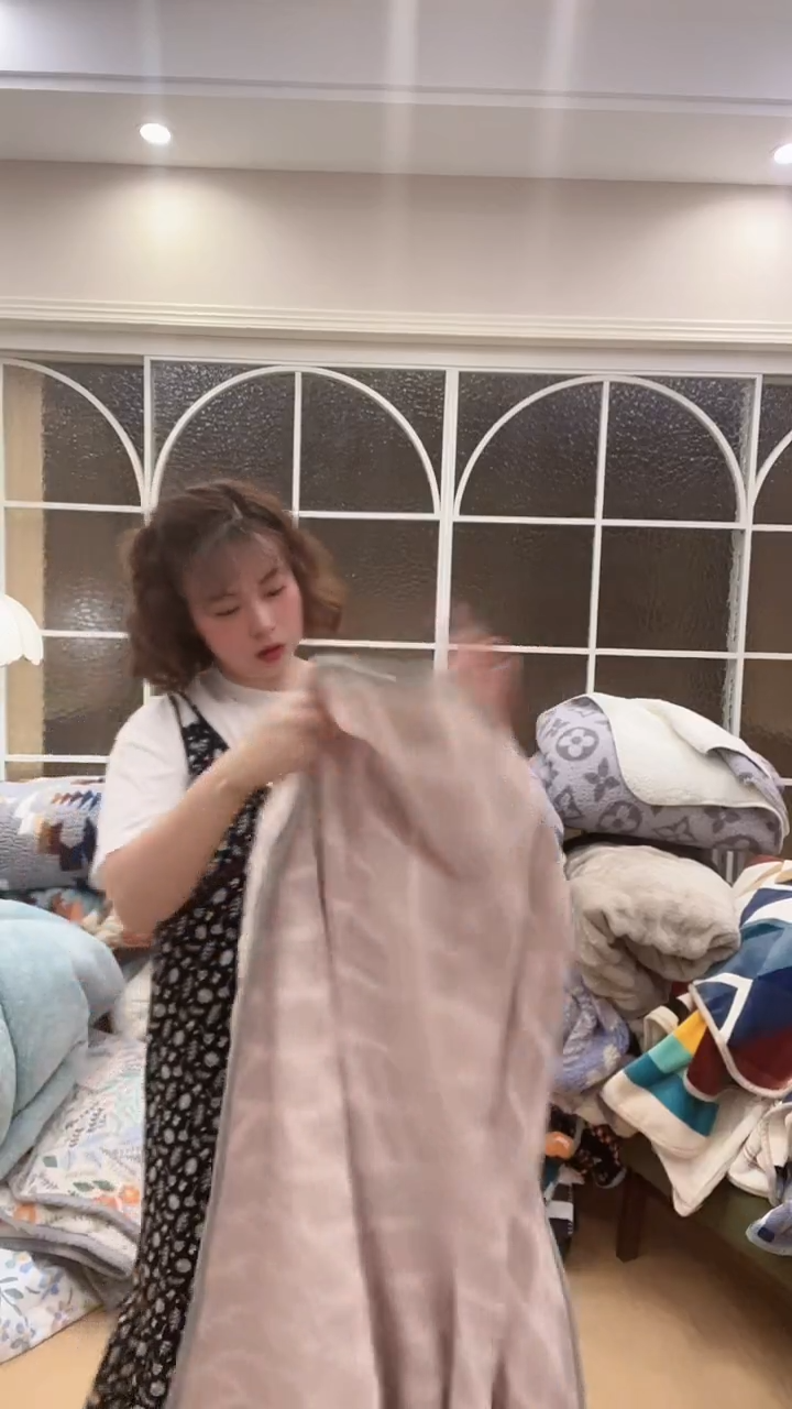 醋酯纤维1.2*1.7 玫红菱形牛奶绒