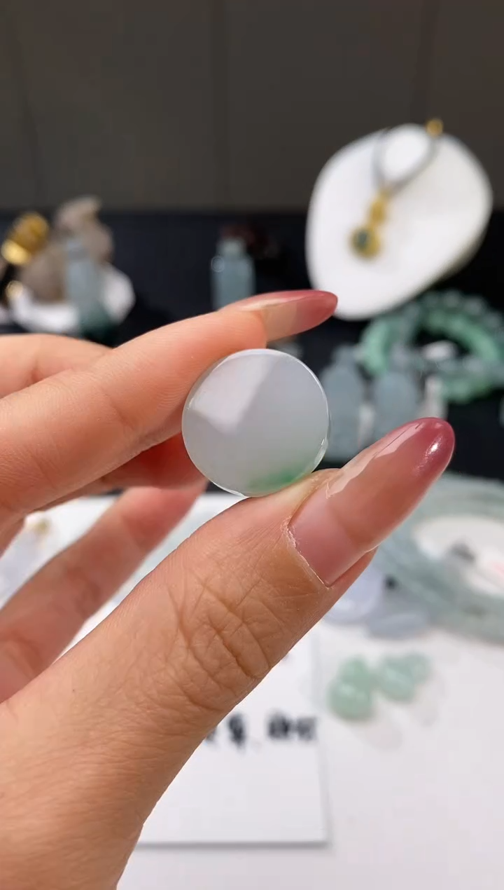 【闪购商品】翡翠颈饰未镶嵌无事牌