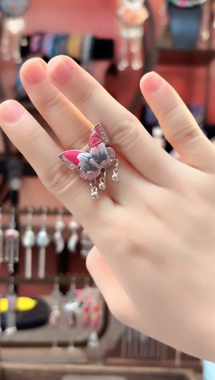 织绣云织谣民族风精美饰品   35