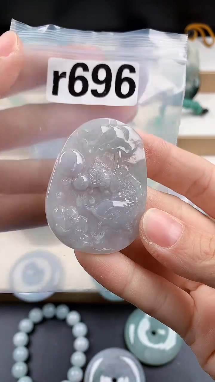 颈饰未镶嵌翡翠天然翡翠吊坠挂件