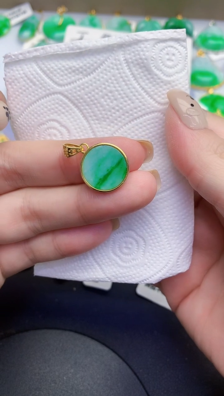 颈饰未镶嵌翡翠缅甸天然翡翠A货