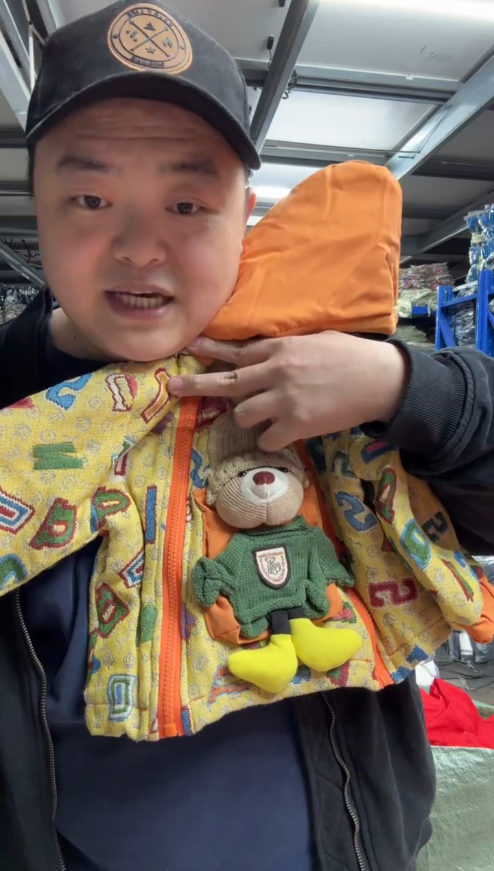 冰**冰女童外套076 90