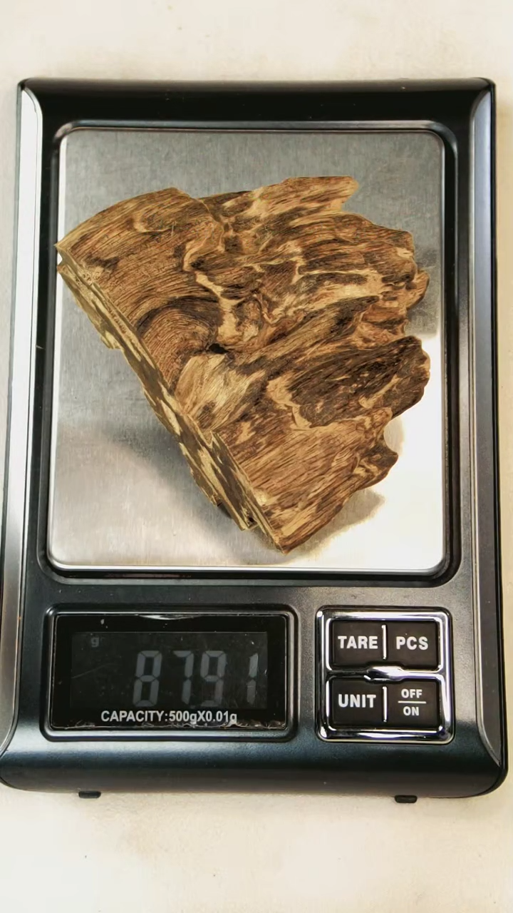 【闪购商品】沉香木摆件87.97克菩萨其沉香