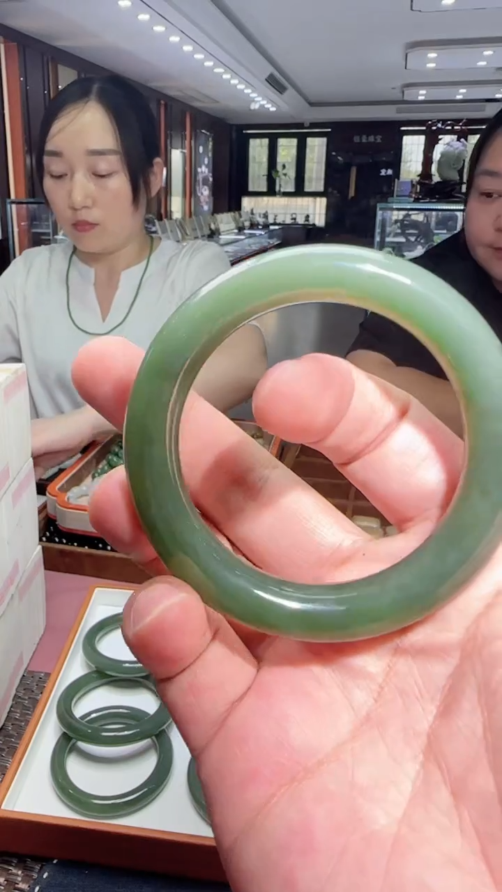 和田玉手镯未镶嵌【钰720】35 7017