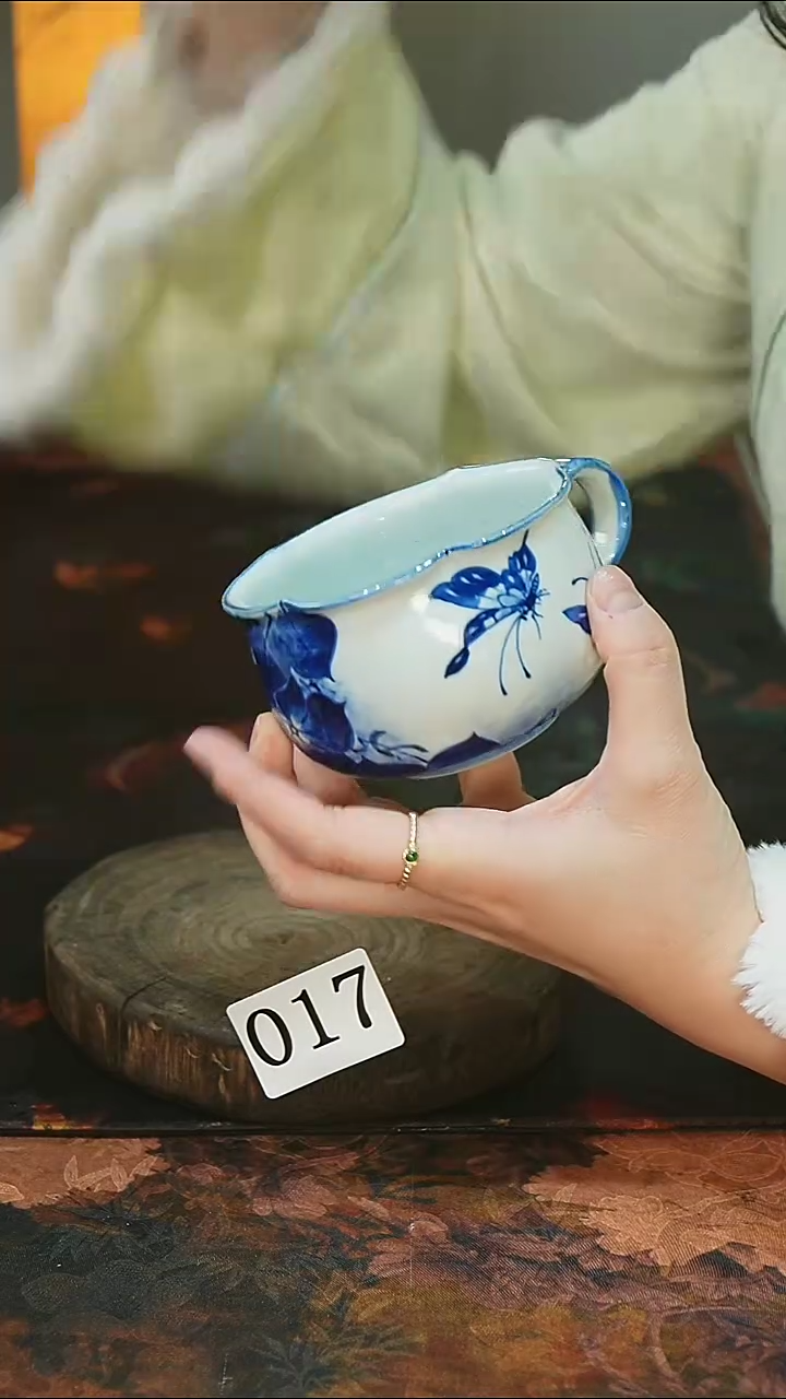 .017...........茶碗