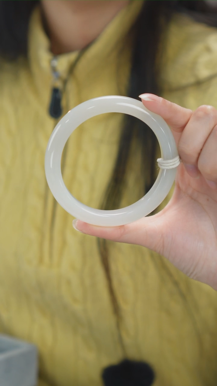 【闪购商品】和田玉手镯未镶嵌66号天然和田玉手镯拍一发一60