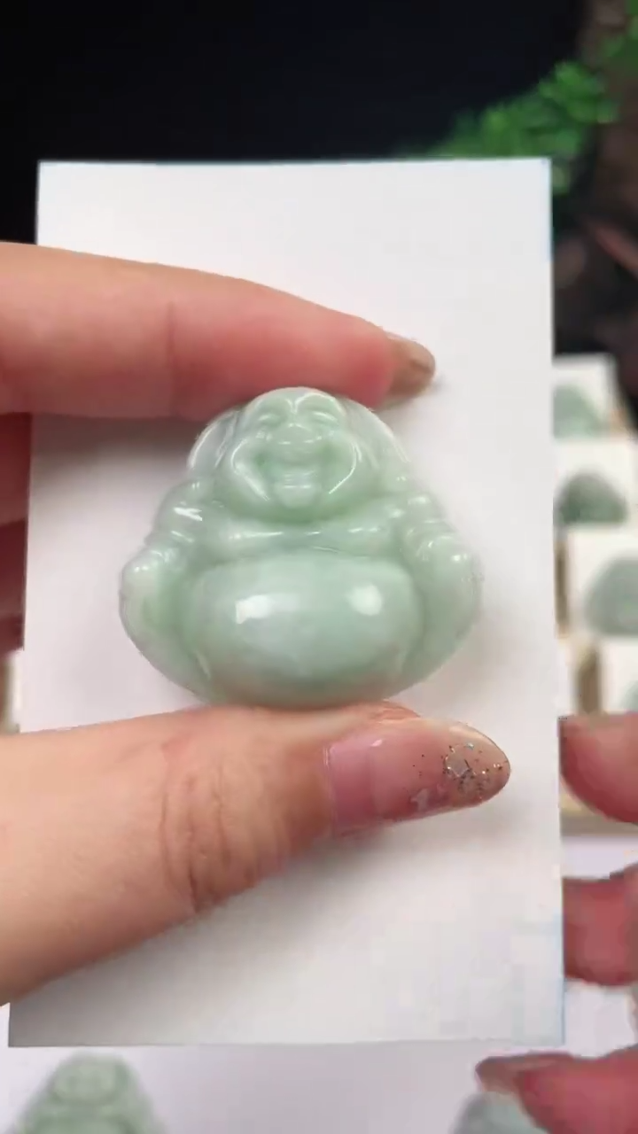 【闪购商品】翡翠颈饰未镶嵌佛公 微瑕