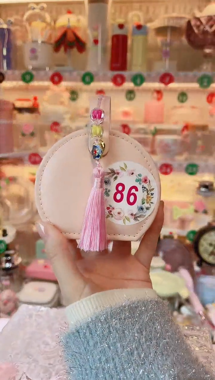 【闪购商品】摆件流苏首饰包品质好，发货快，放心拍