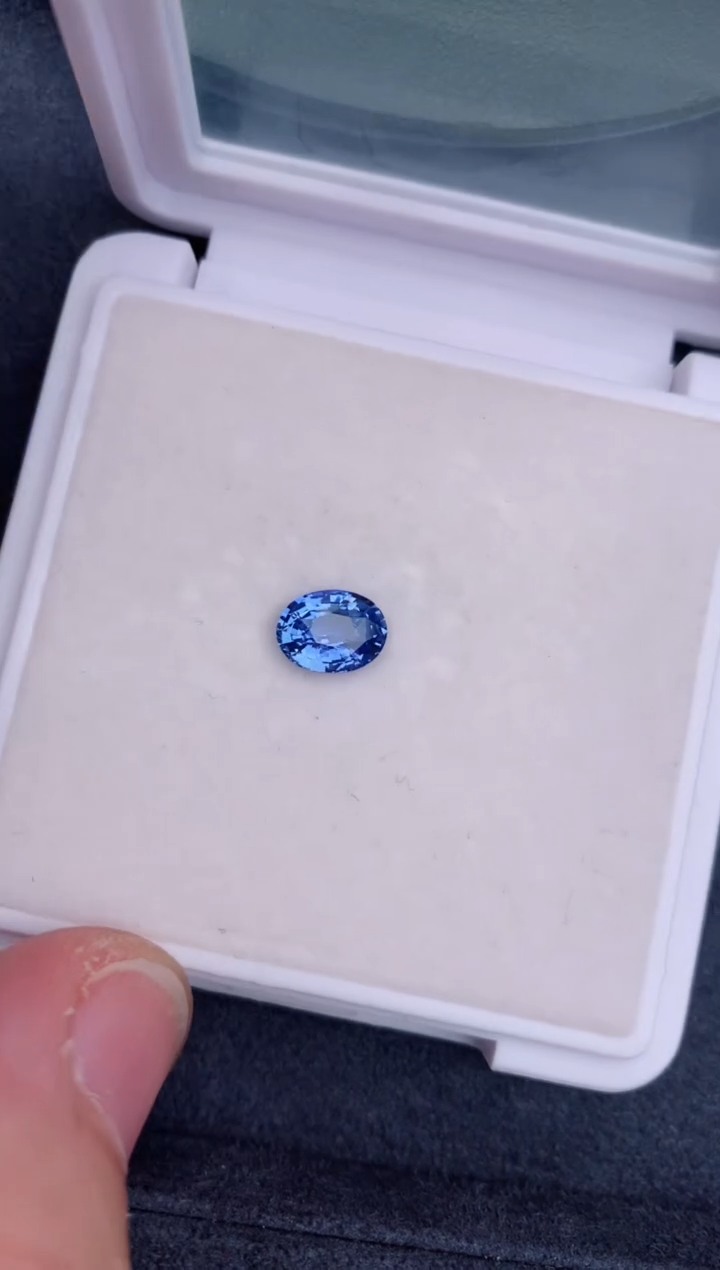 【闪购商品】蓝宝石裸石未镶嵌1.5ct 无烧矢车菊