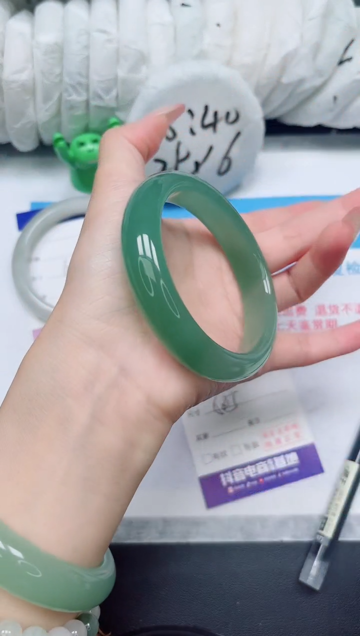【闪购商品】石英质玉未镶嵌手镯41
