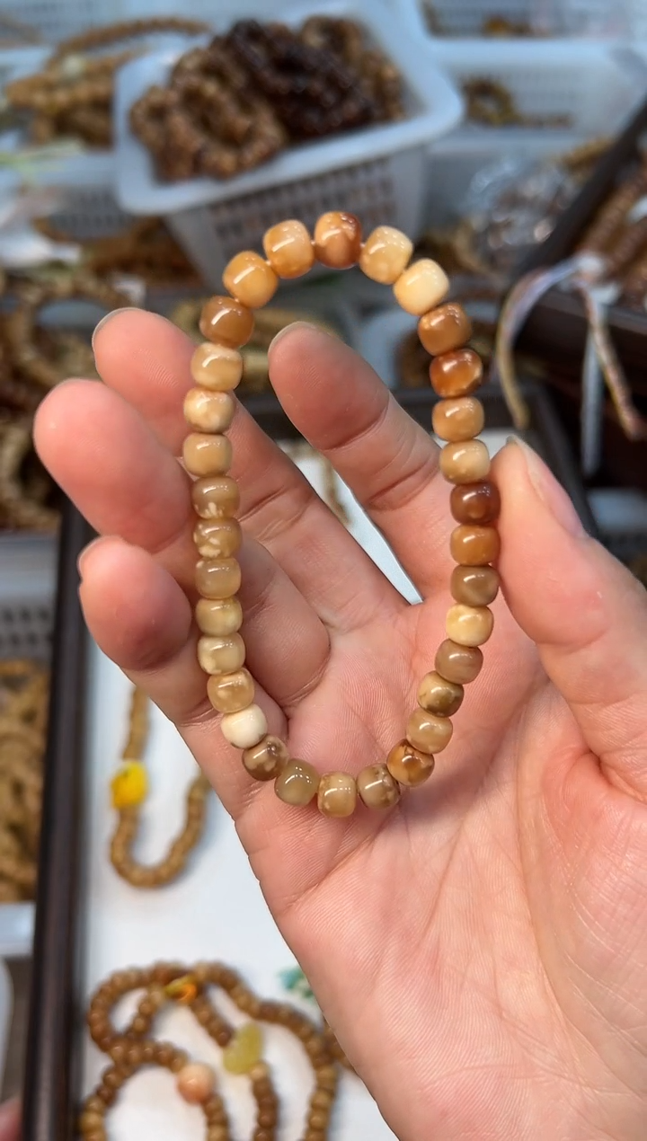 手串龙脊菩提卡7mm左右【玉化料 妖花】单圈