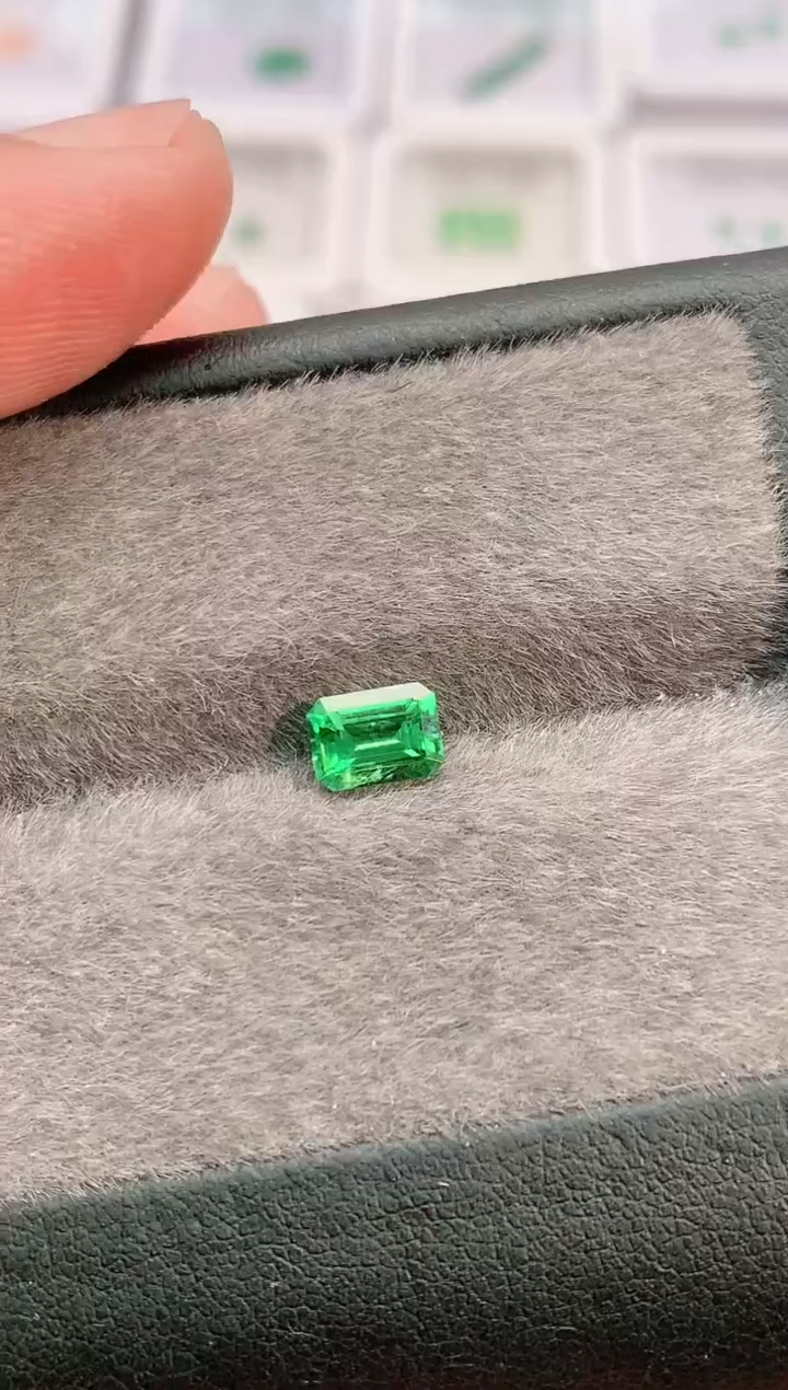 未镶嵌裸石石榴石（沙弗莱）1.095-2628天然沙弗莱