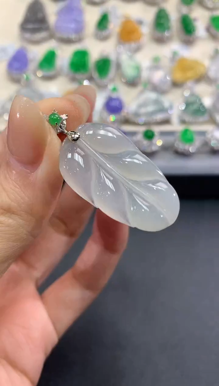 【闪购商品】翡翠吊坠(不含链)18K金镶嵌f12       