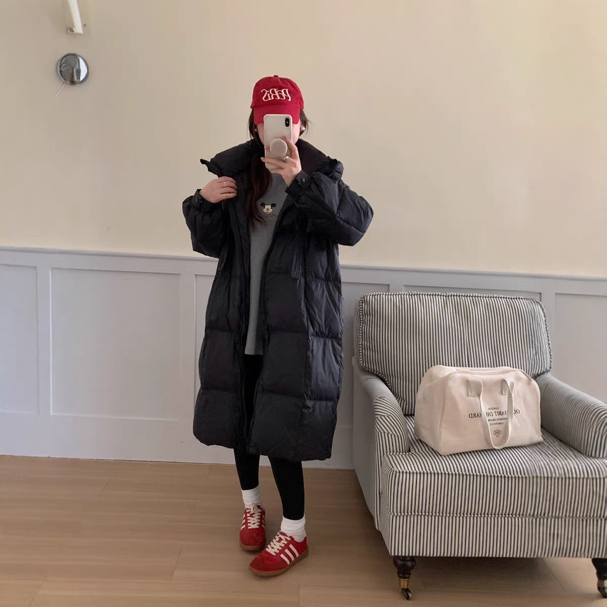 2025年冬季新款过膝长款连帽飘带设计白鸭绒羽绒服