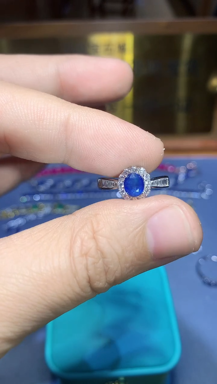 【闪购商品】蓝宝石戒指银S925镶嵌........