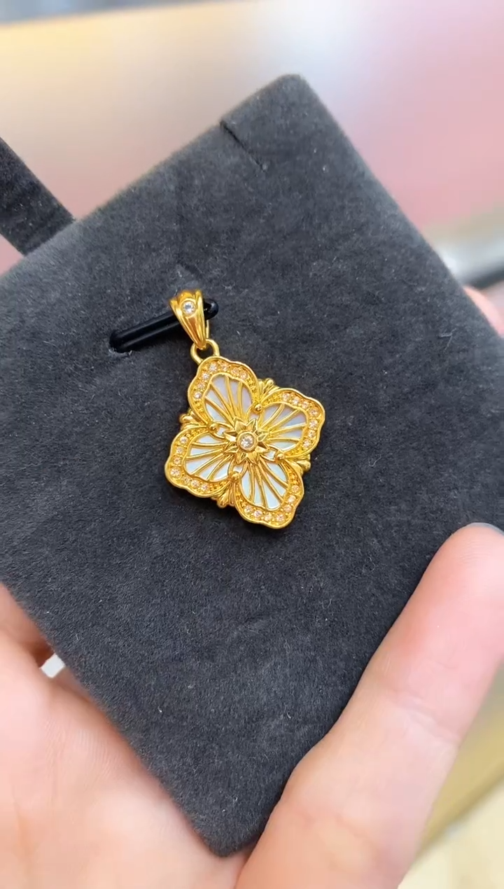 【闪购商品】合成碳硅石（莫桑石）吊坠(不含链)18K金镶嵌提花吊坠 白