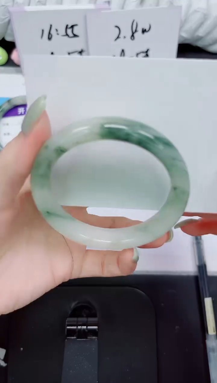 石英质玉未镶嵌手镯236