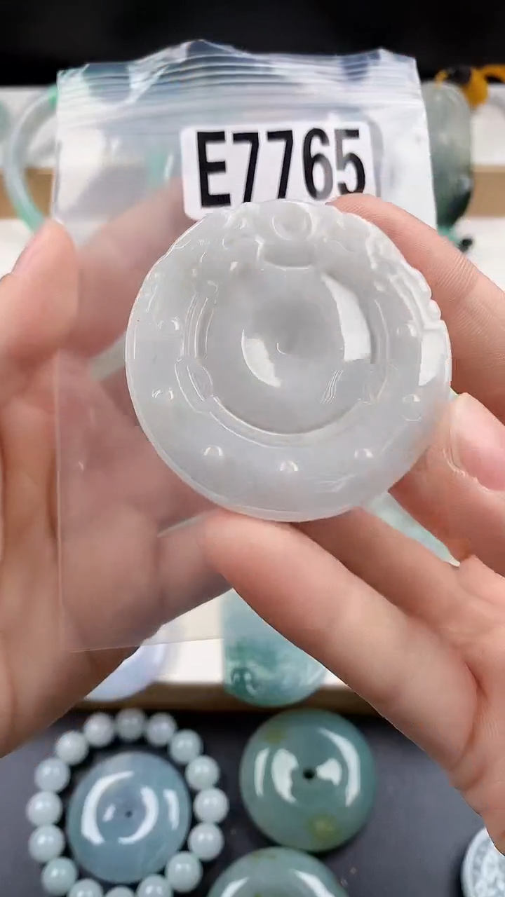 颈饰未镶嵌翡翠天然翡翠吊坠挂件
