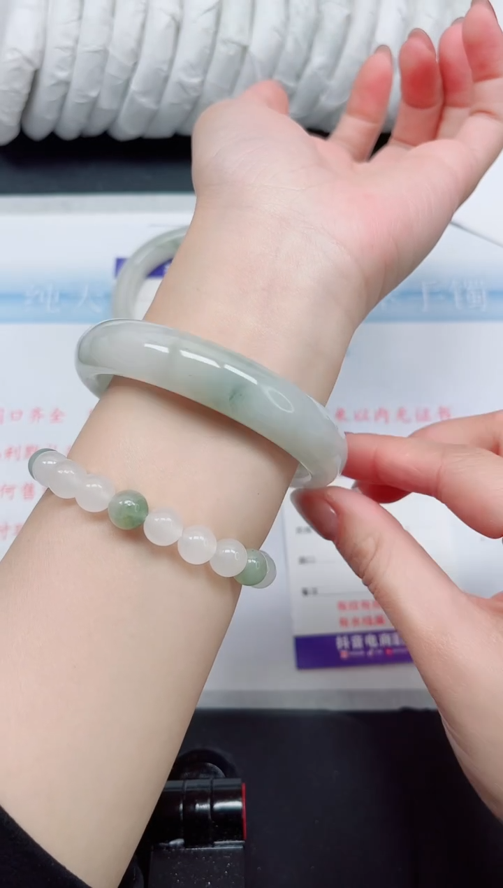 【闪购商品】石英质玉手镯未镶嵌79#60.1