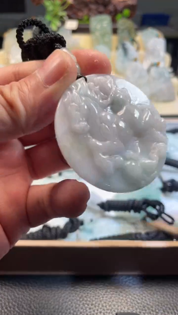 颈饰未镶嵌翡翠12/08/017