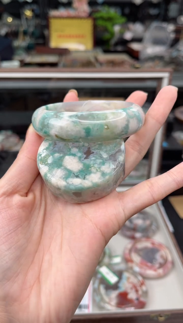 【闪购商品】石英质玉手镯未镶嵌56圈口（赠品镯心）2S9007