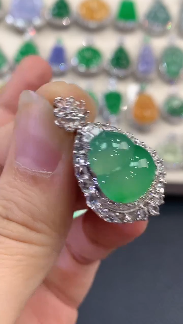 【闪购商品】翡翠吊坠(不含链)18K金镶嵌c119