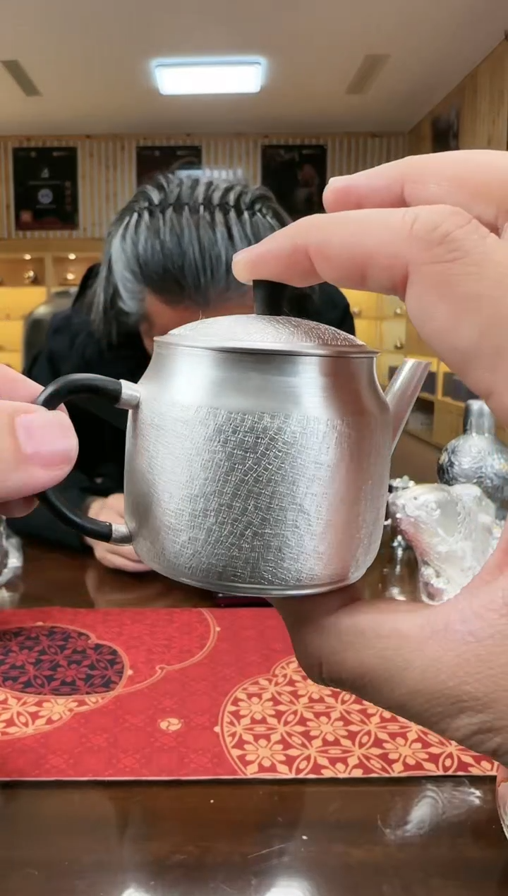 【闪购商品】格栅精工足银泡茶壶