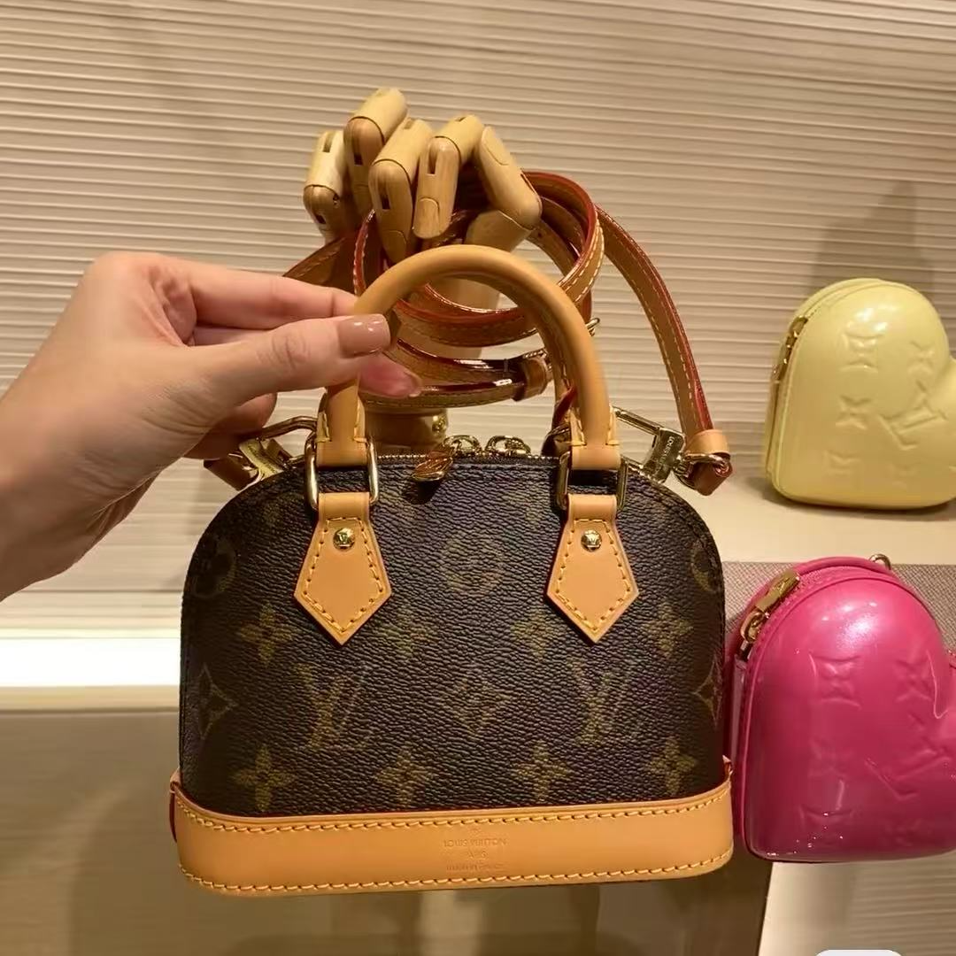 95新 LouisVuitton/路易威登 GGSalma nano老花金扣单肩50195898