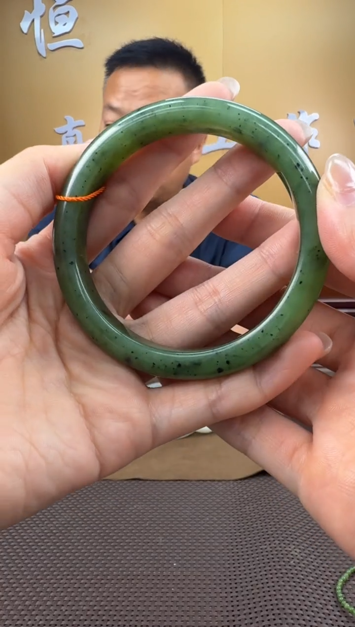 和田玉未镶嵌颈饰手镯61