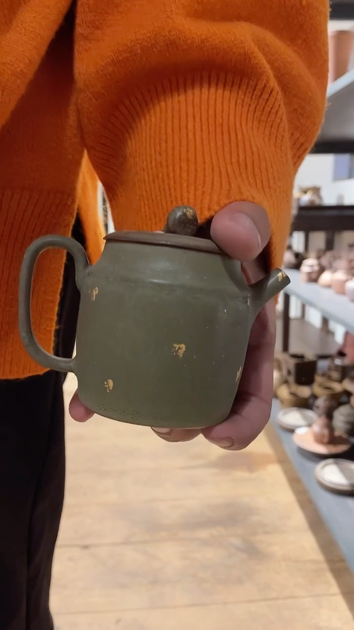 青苔荷韵壶描金150ml