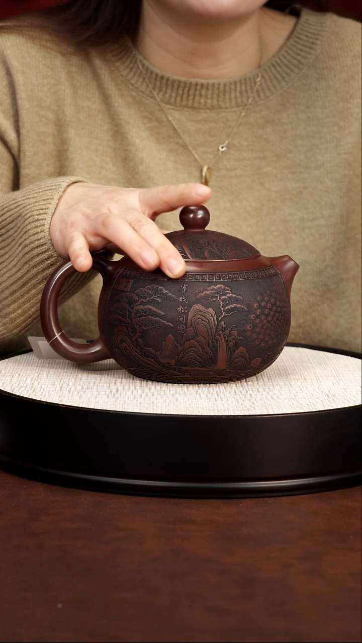 茶壶紫砂石红 孔雀西施 750cc 李恒阳