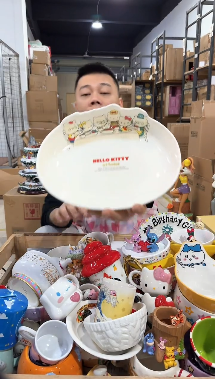 瓷片原盒kt猫一家人餐盘