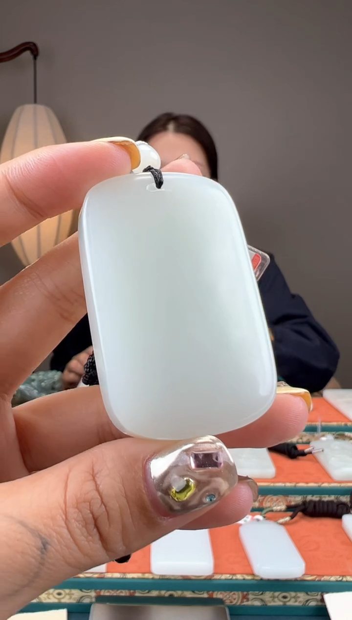 【闪购商品】和田玉颈饰未镶嵌1