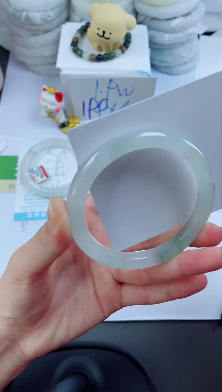 【闪购商品】石英质玉手镯未镶嵌768-57