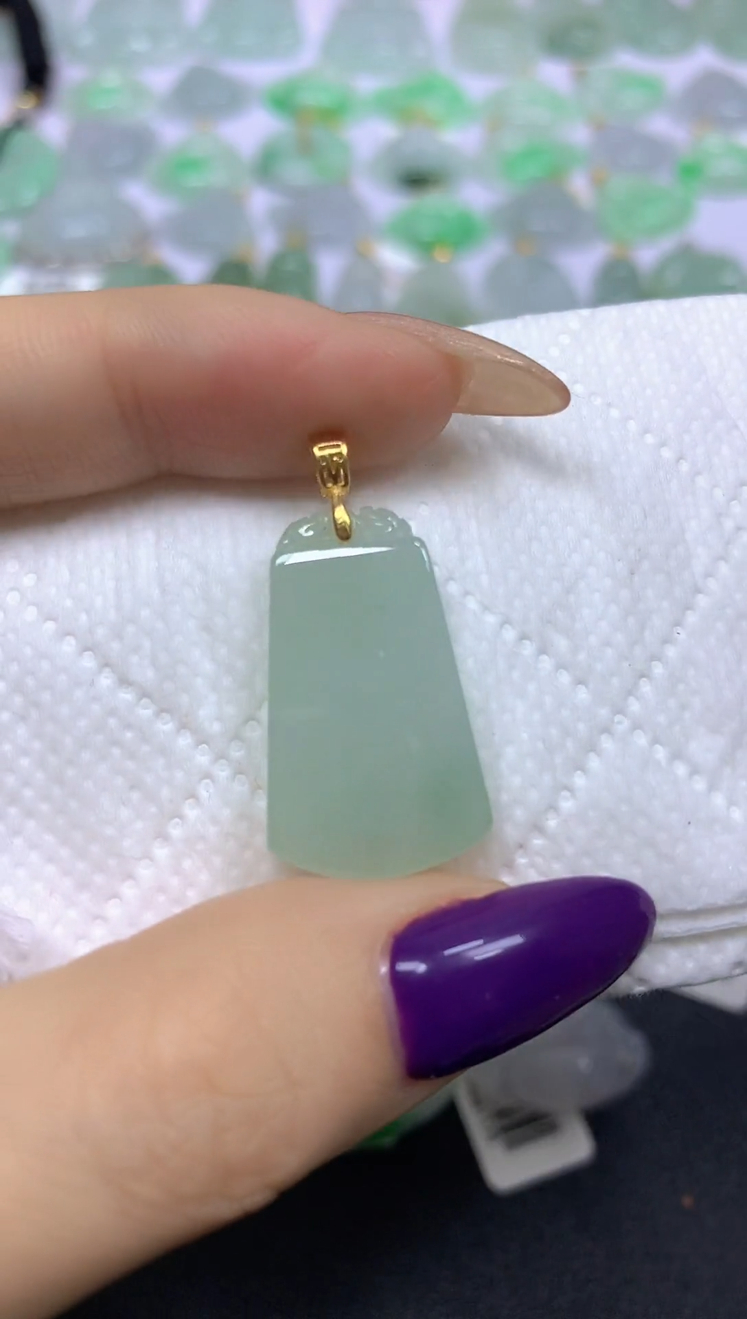 颈饰未镶嵌翡翠 