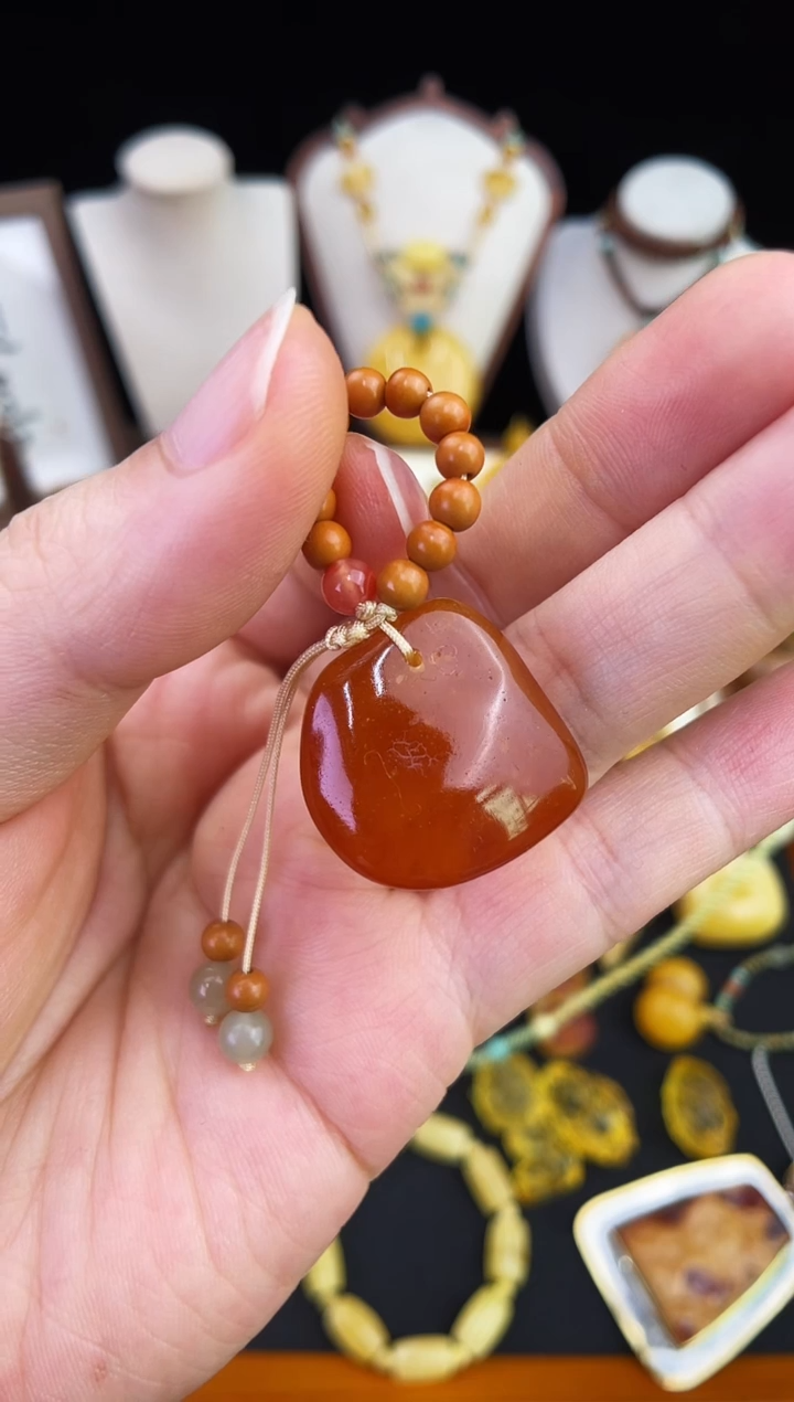 琥珀未镶嵌珠宝奇石柒月