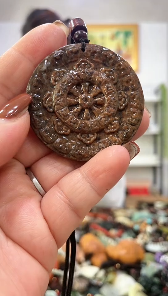 未镶嵌岫玉挂件 