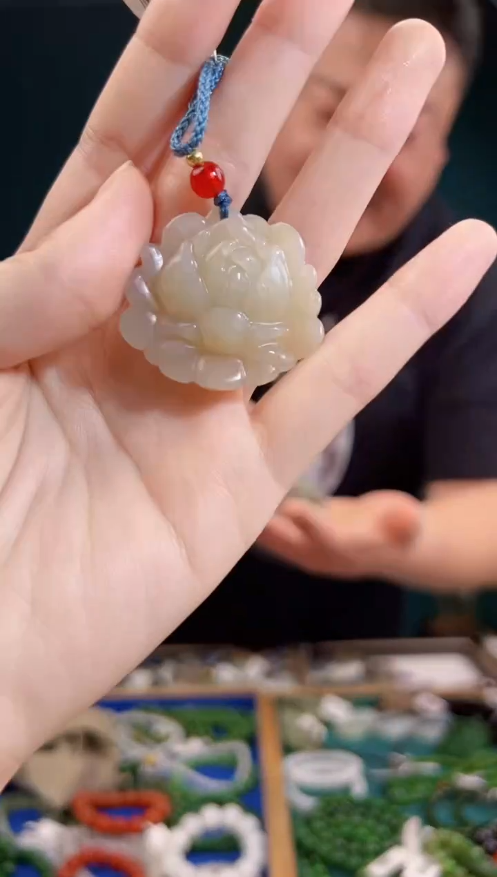 颈饰未镶嵌和田玉一物一证 拍一单发一个