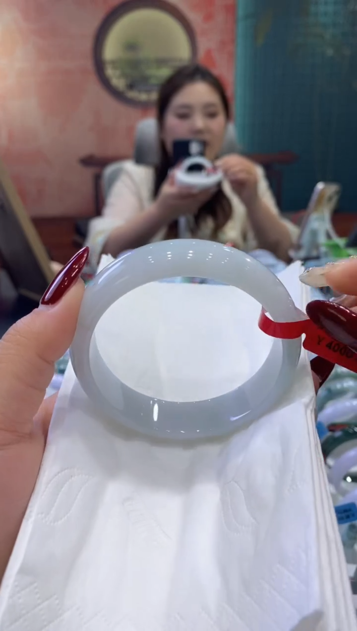 【闪购商品】翡翠手镯未镶嵌多人0015575