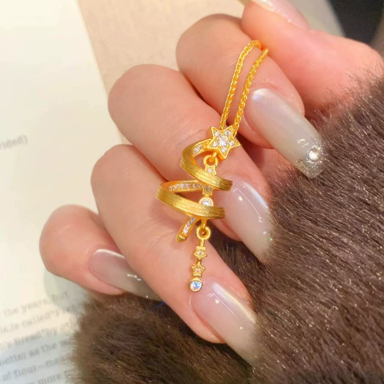 铜合金项链 A-95-锁骨链圣诞树星星流苏项链饰品轻奢灵动精致坠链