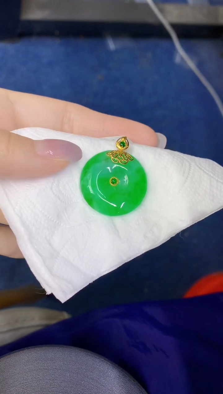 颈饰18K金镶嵌翡翠缅甸天然翡翠A货