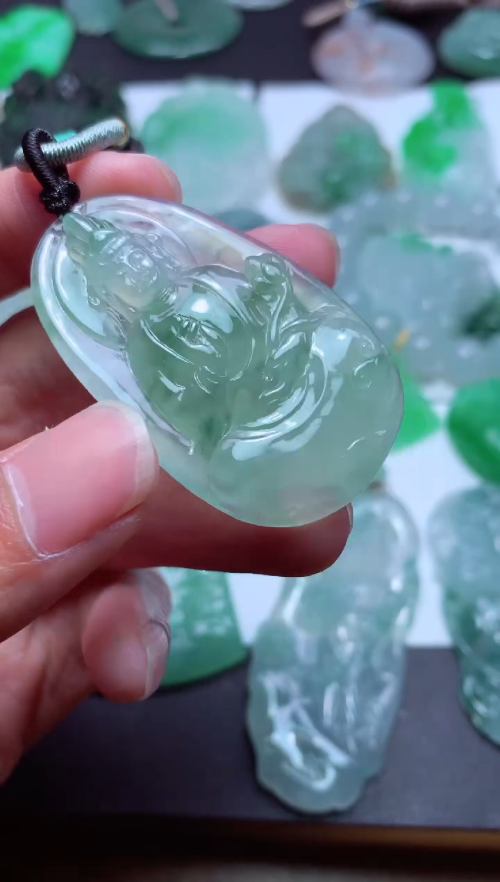 【闪购商品】翡翠颈饰未镶嵌天然翡翠