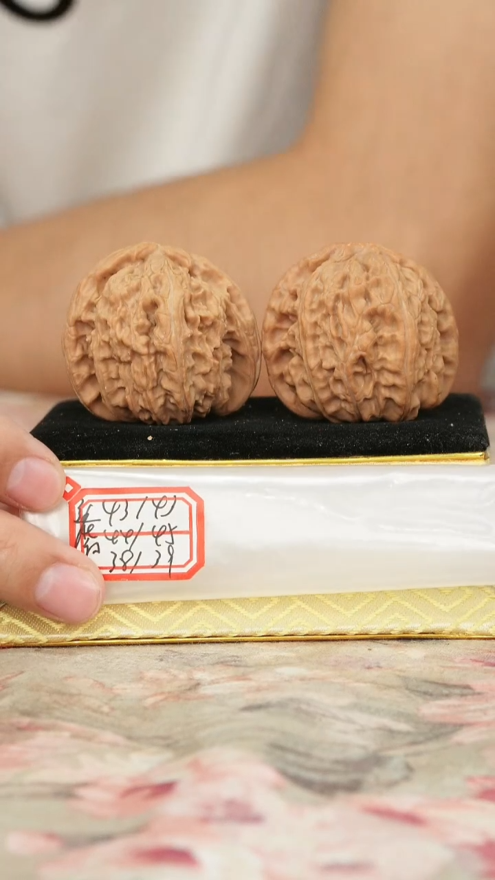 把件文玩核桃白狮子有修