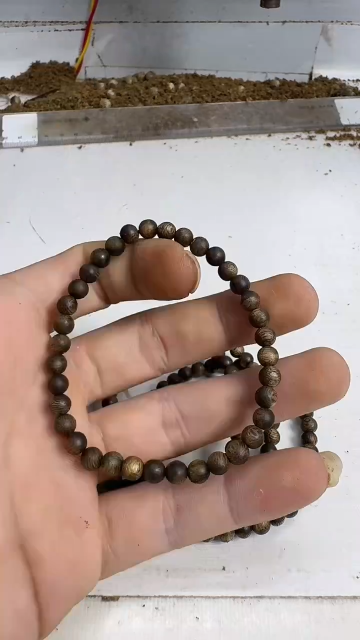 沉香手串乌身0.5规格单圈