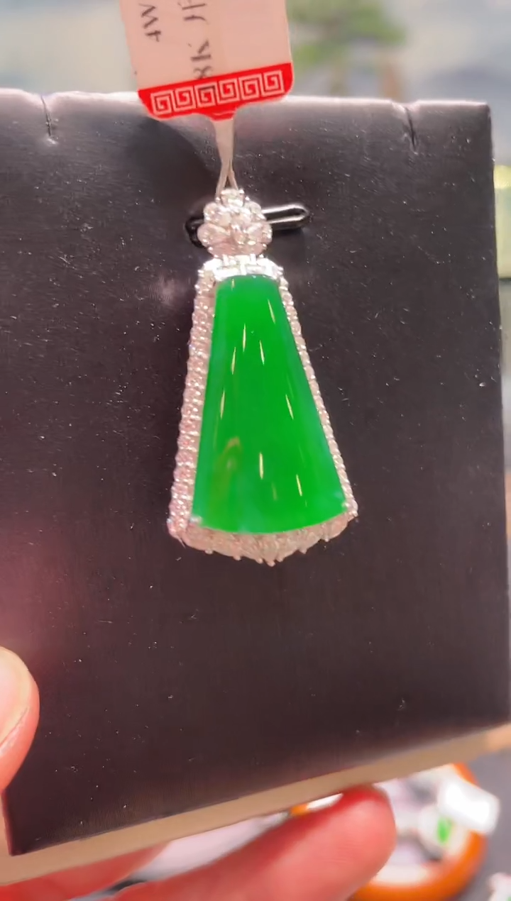 【闪购商品】翡翠颈饰18K金镶嵌A97天然A货翡翠