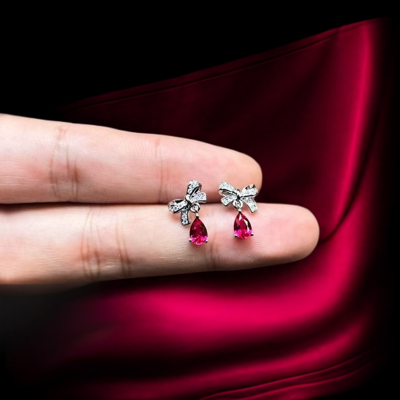 如懿高订名饰208-轻奢培育3A红宝石精切耳钉925银针