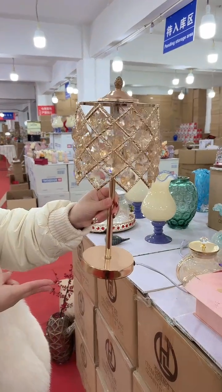 【闪购商品】无铅玻璃迪喜花器-v-早25