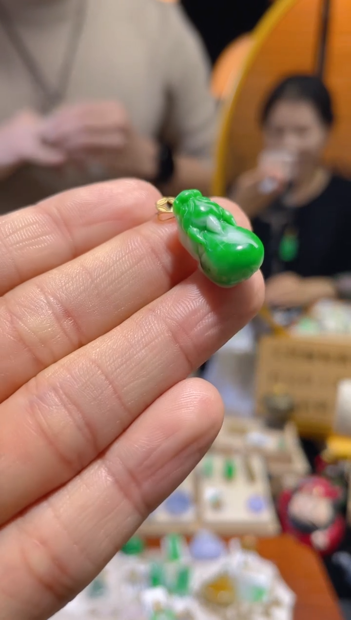 【闪购商品】翡翠颈饰18K金镶嵌假一赔三